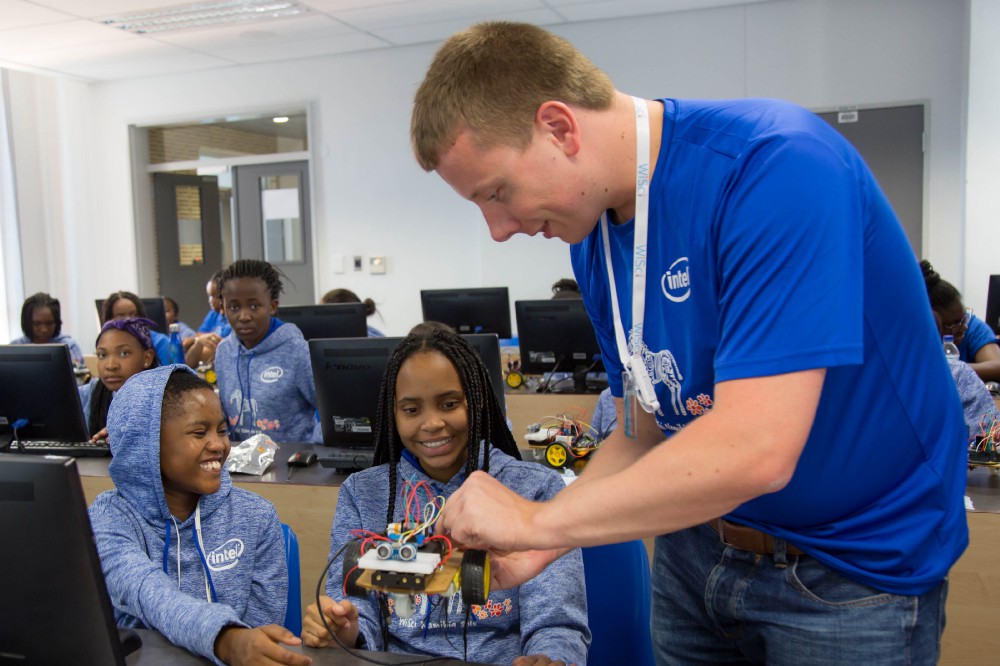 Why is Mentorship Critical in STEAM Fields? Pros from Google, Intel, and NASA Weigh In